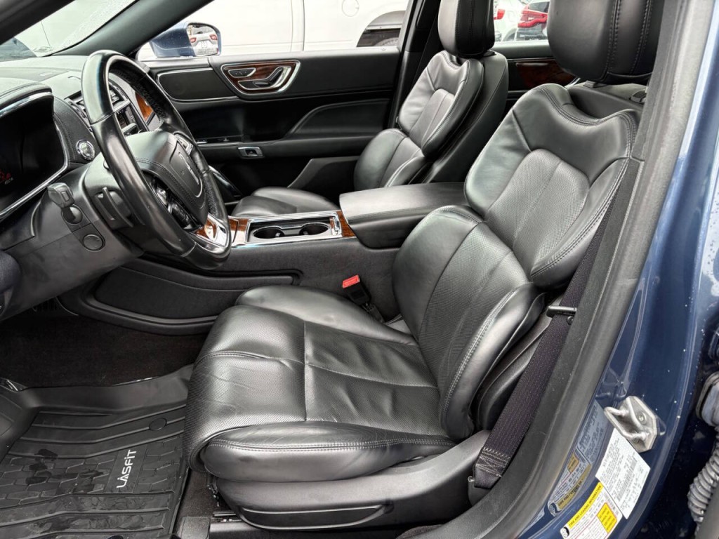2019 Lincoln Continental Image 11