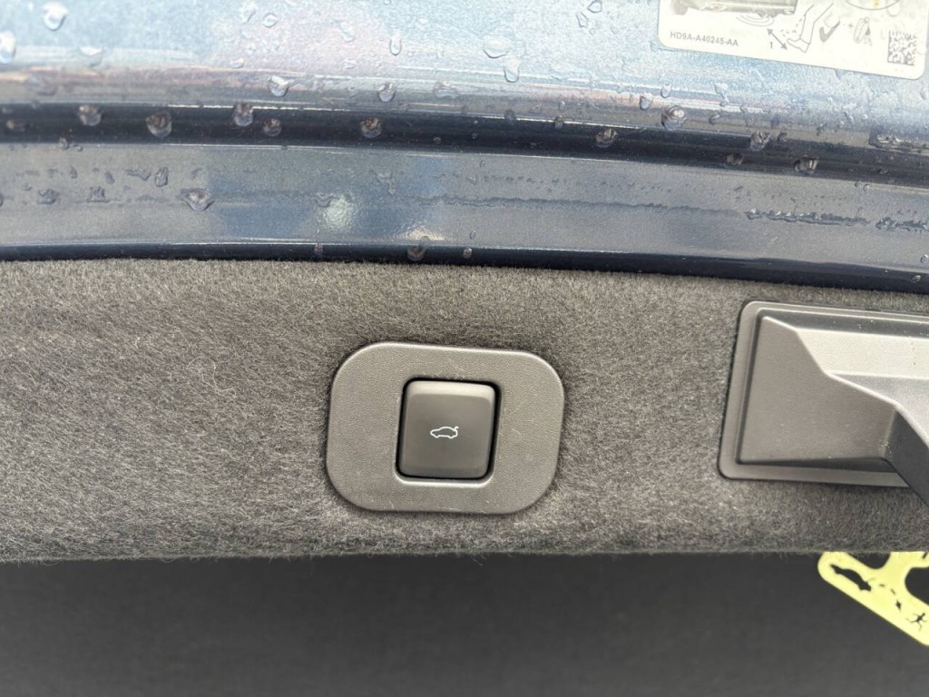 2019 Lincoln Continental Image 30