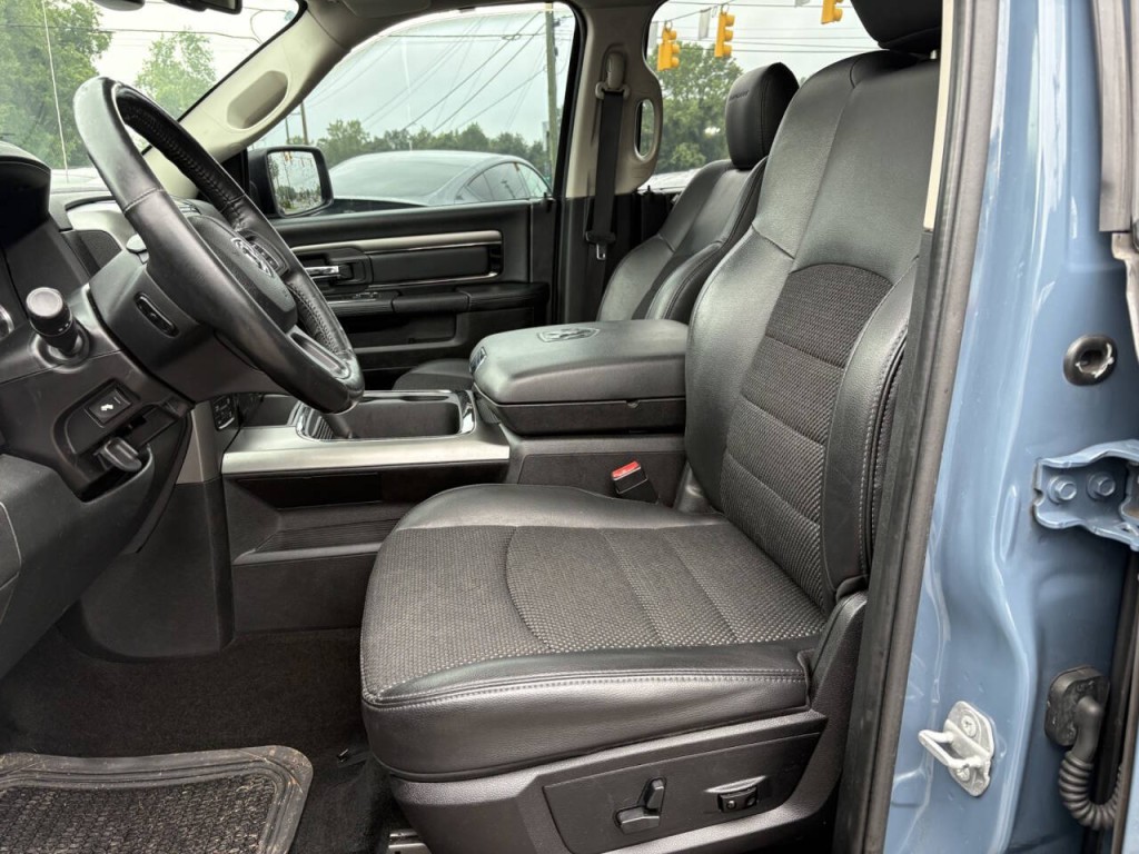 2015 RAM 1500 Image 10