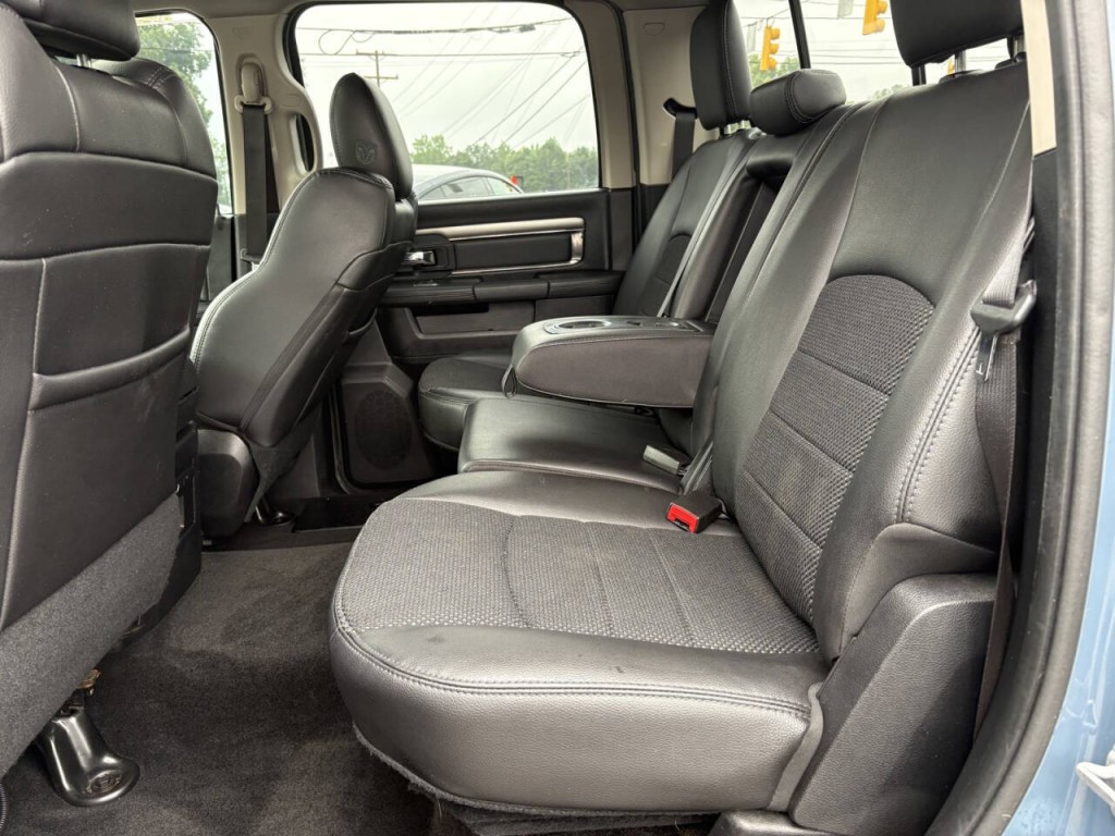 2015 RAM 1500 Image 25