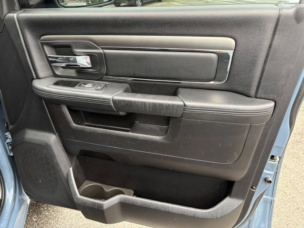 2015 RAM 1500 Image 28