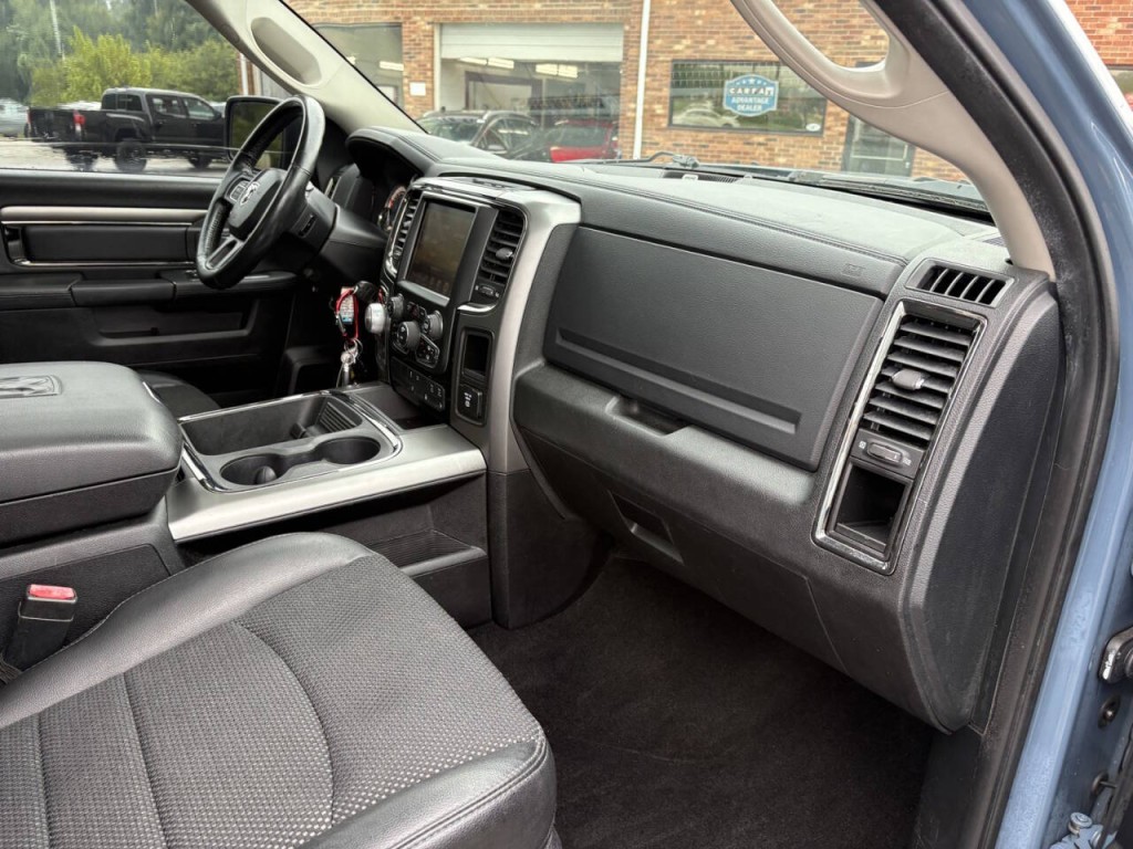 2015 RAM 1500 Image 30