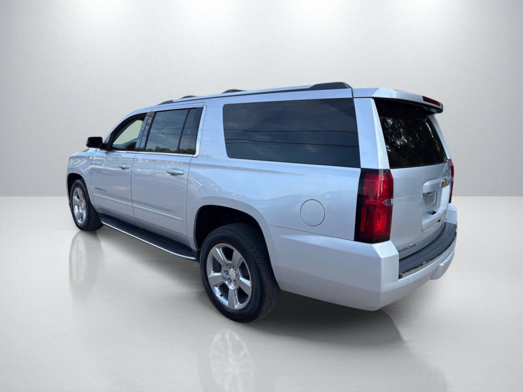 2020 Chevrolet Suburban Image 5