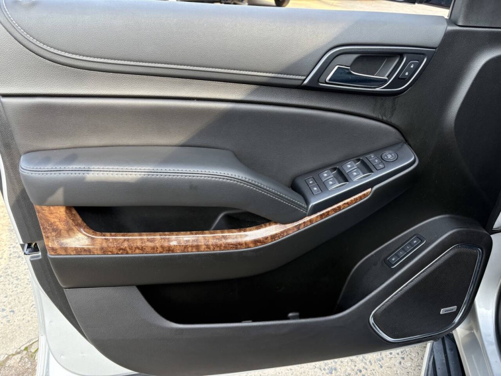 2020 Chevrolet Suburban Image 9