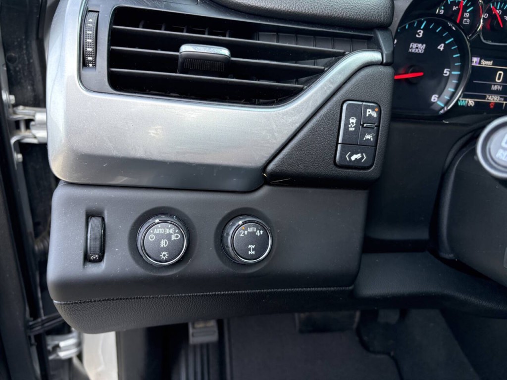 2020 Chevrolet Suburban Image 13
