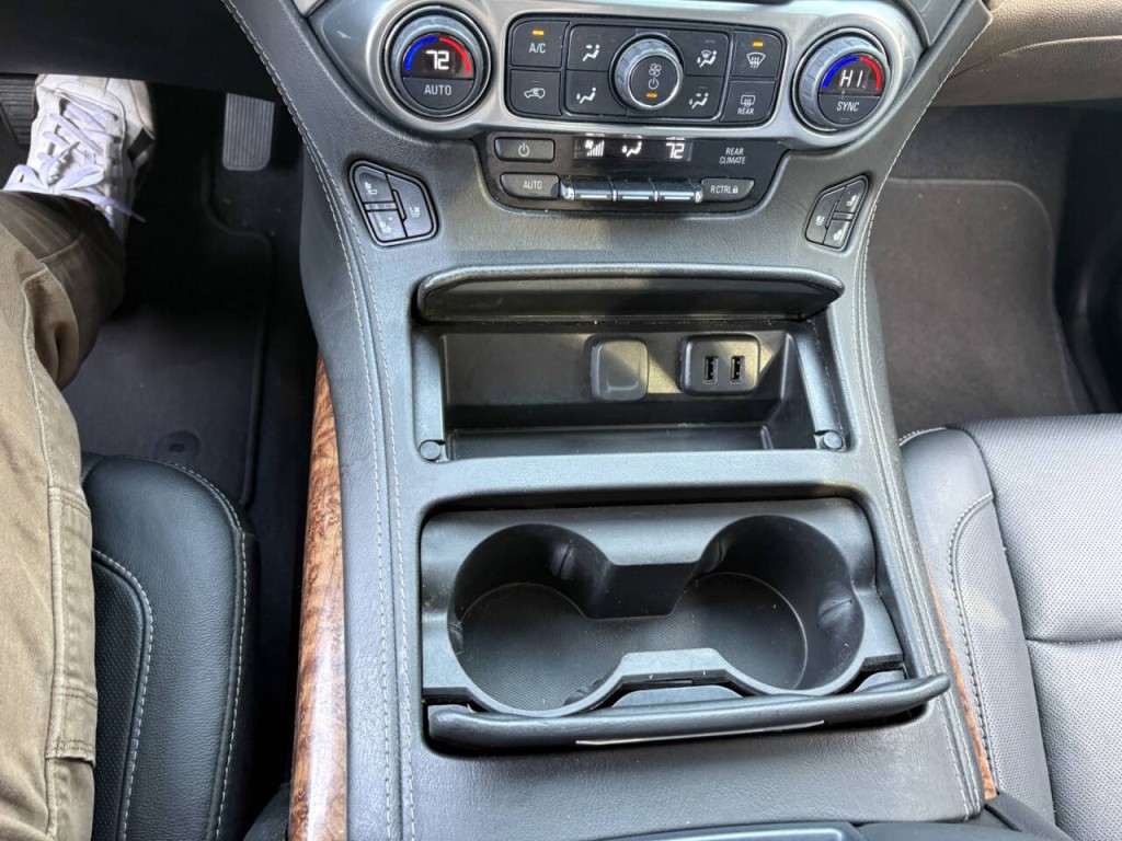 2020 Chevrolet Suburban Image 22