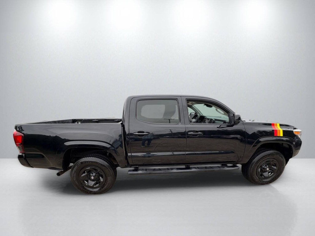 2021 Toyota Tacoma Image 8