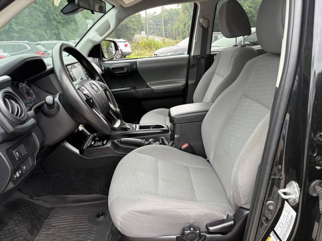 2021 Toyota Tacoma Image 10