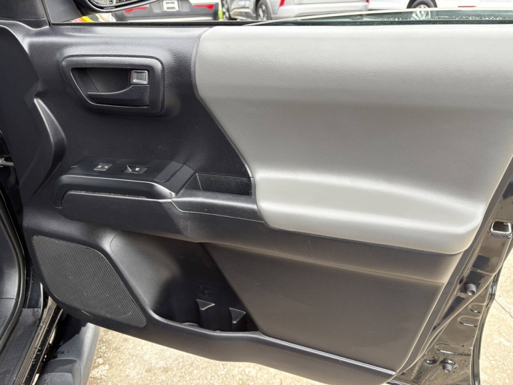 2021 Toyota Tacoma Image 23
