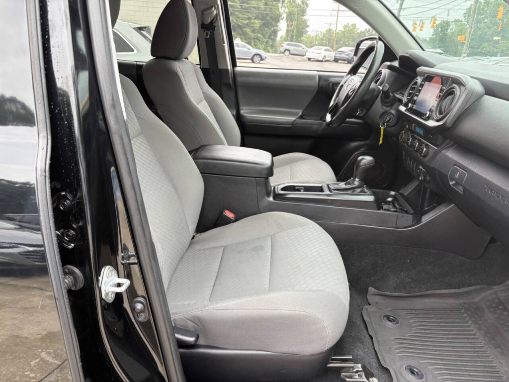 2021 Toyota Tacoma Image 24