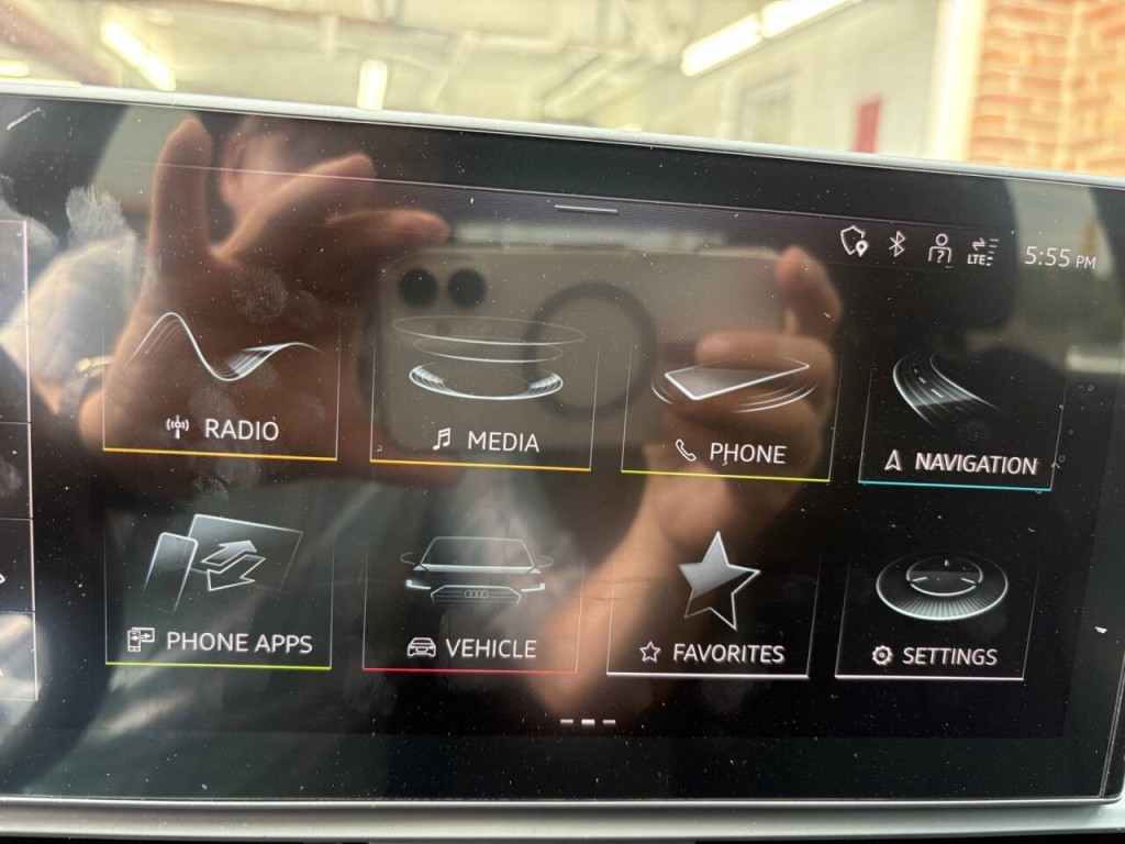 2022 Audi Q5 Image 17