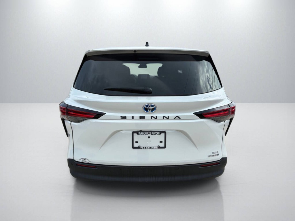 2022 Toyota Sienna Image 6