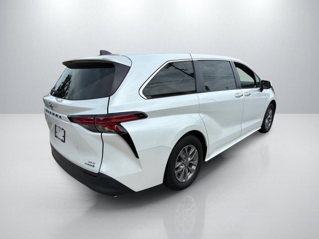 2022 Toyota Sienna Image 7