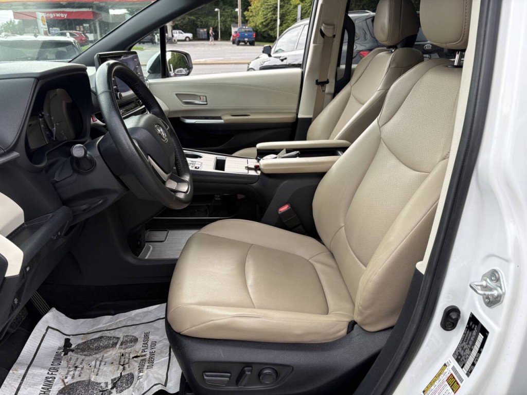 2022 Toyota Sienna Image 10