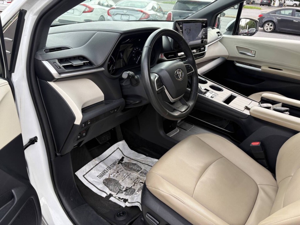 2022 Toyota Sienna Image 11