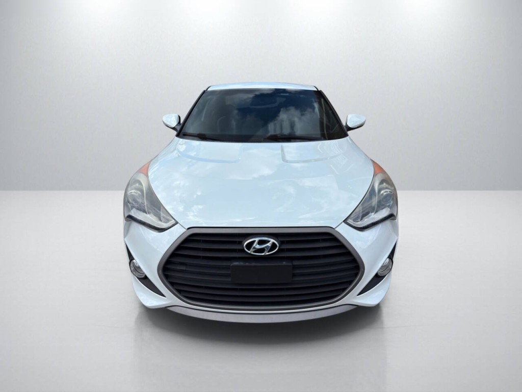 2016 Hyundai Veloster Image 2