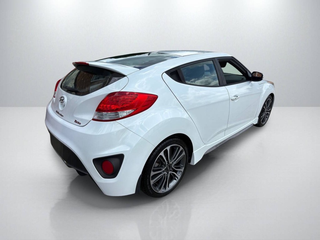 2016 Hyundai Veloster Image 7
