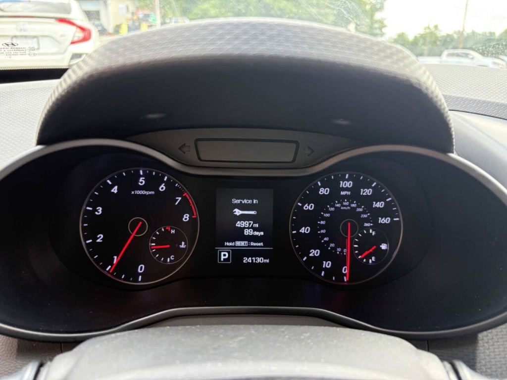 2016 Hyundai Veloster Image 16