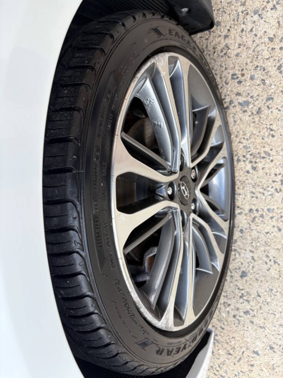 2016 Hyundai Veloster Image 29
