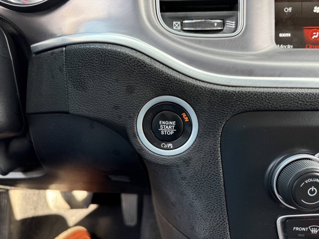 2022 Dodge Charger Image 16