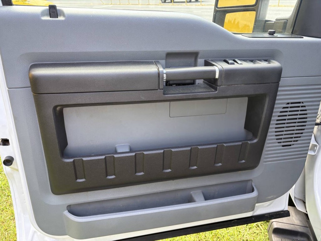 2016 Ford F-350 Image 9