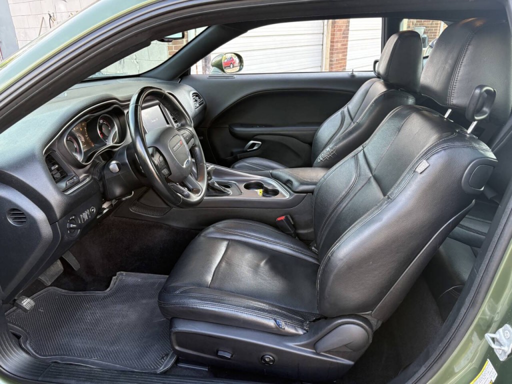 2018 Dodge Challenger Image 11