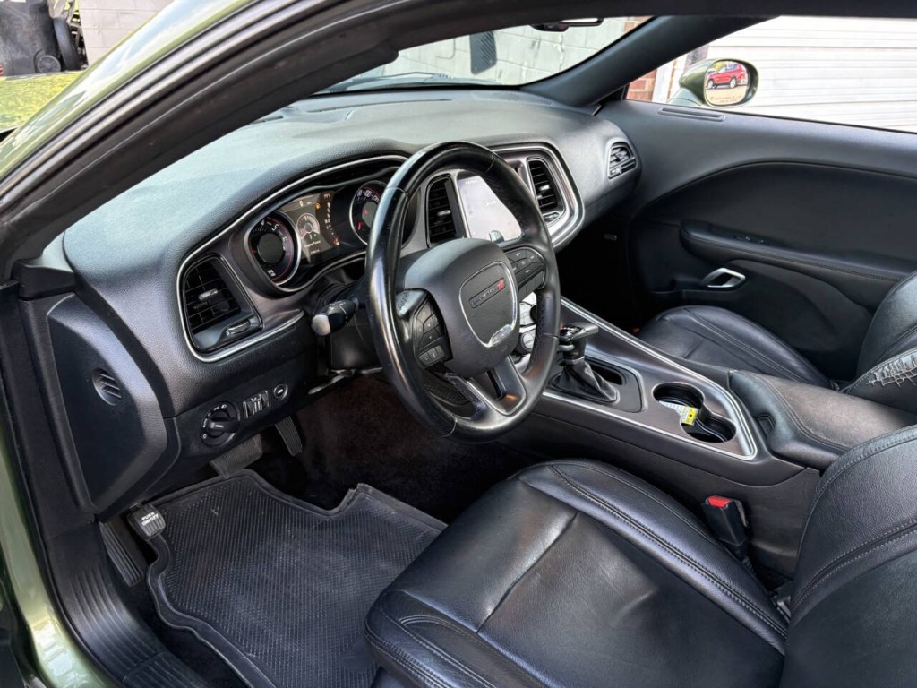 2018 Dodge Challenger Image 12