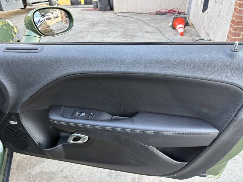 2018 Dodge Challenger Image 24