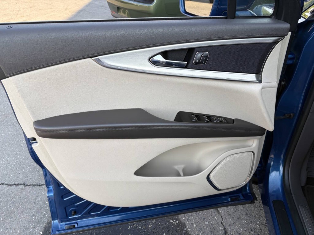2020 Lincoln Nautilus Image 9
