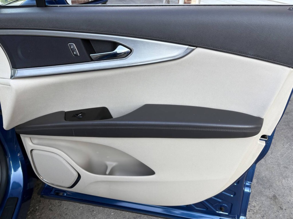 2020 Lincoln Nautilus Image 25