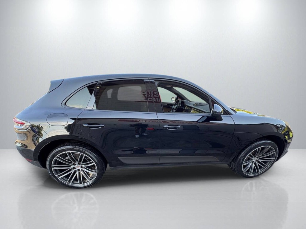 2020 Porsche Macan Image 8