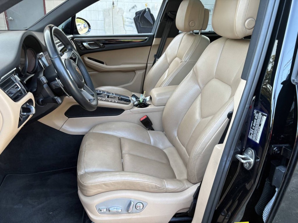 2020 Porsche Macan Image 13