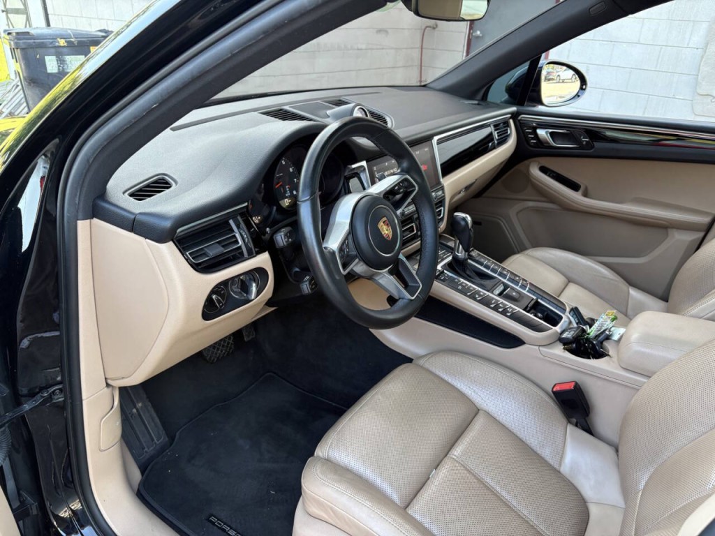 2020 Porsche Macan Image 14