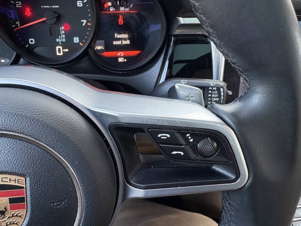 2020 Porsche Macan Image 17