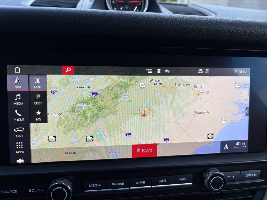 2020 Porsche Macan Image 24