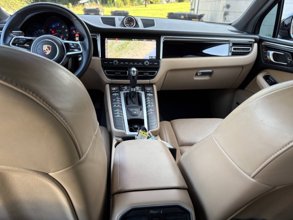 2020 Porsche Macan Image 27