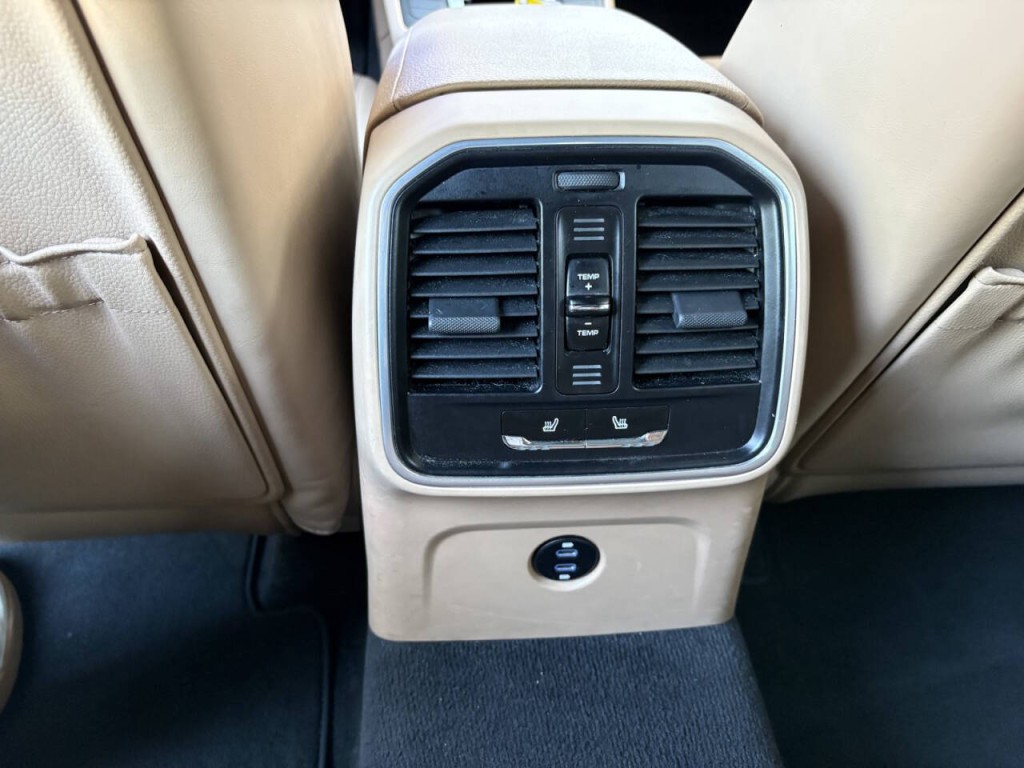 2020 Porsche Macan Image 28