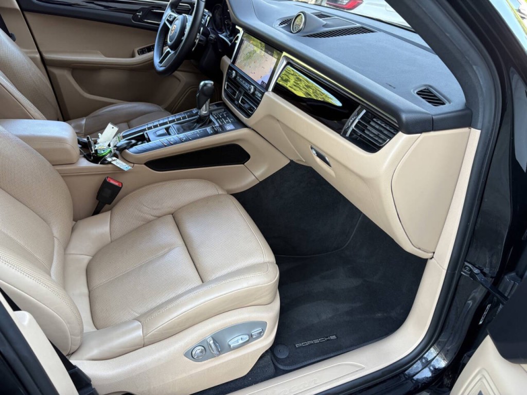 2020 Porsche Macan Image 33