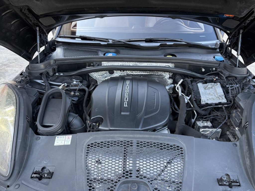 2020 Porsche Macan Image 36