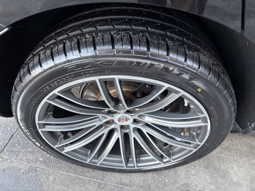 2020 Porsche Macan Image 38