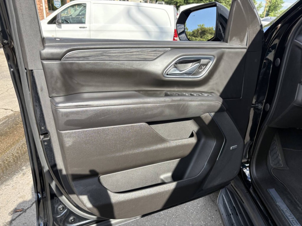 2021 GMC Yukon Image 9