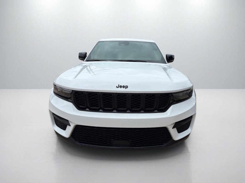 2024 Jeep Grand Cherokee Image 2