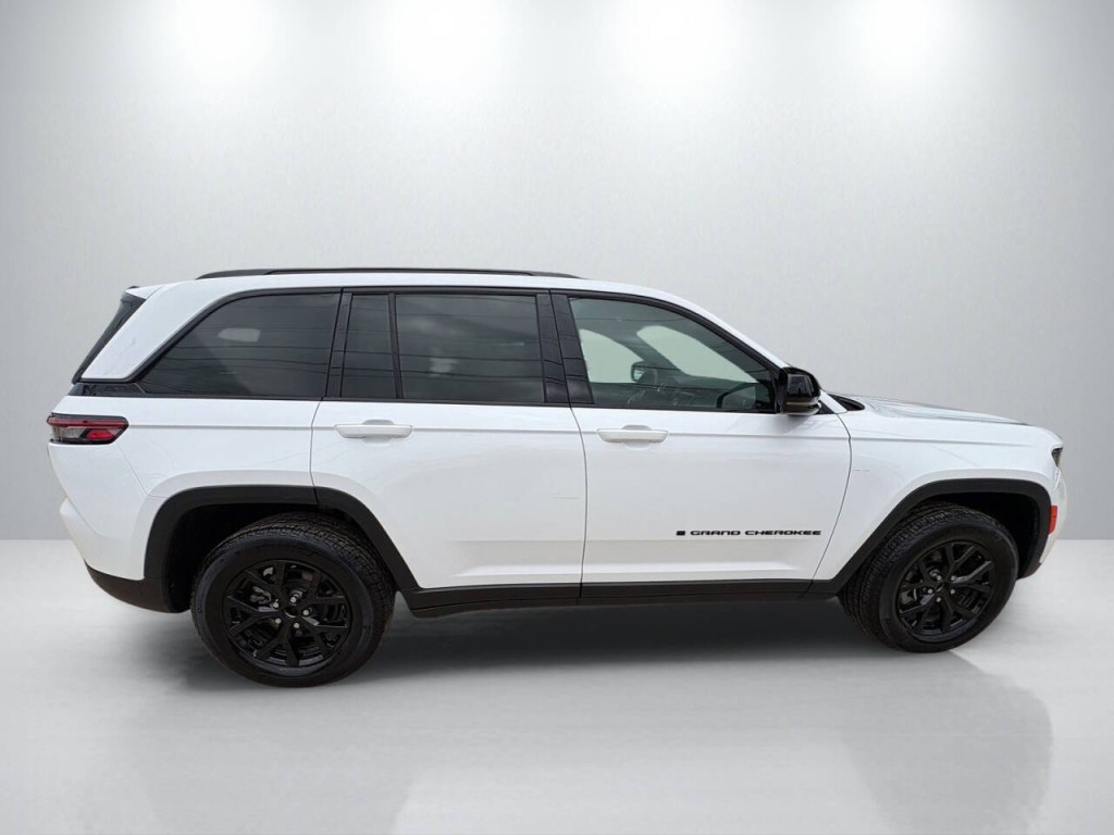2024 Jeep Grand Cherokee Image 8