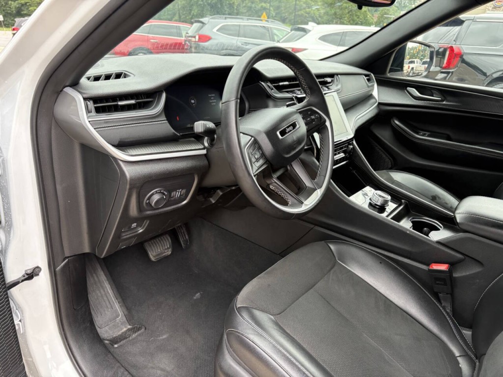 2024 Jeep Grand Cherokee Image 11