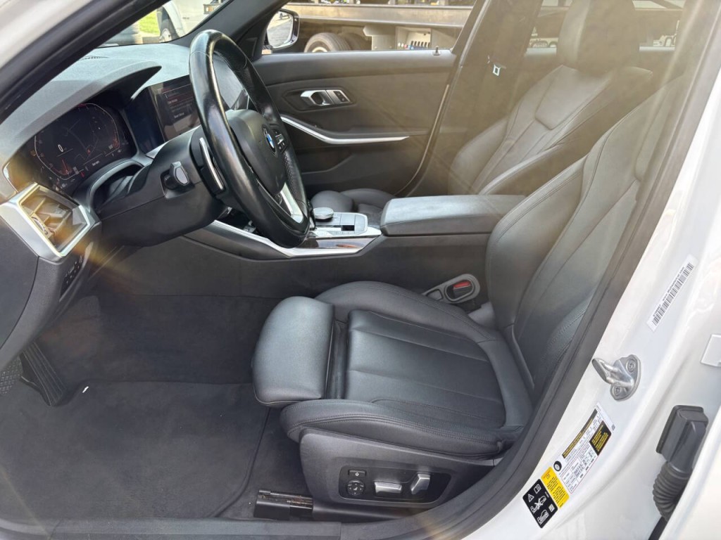 2019 BMW 3 Series Image 12