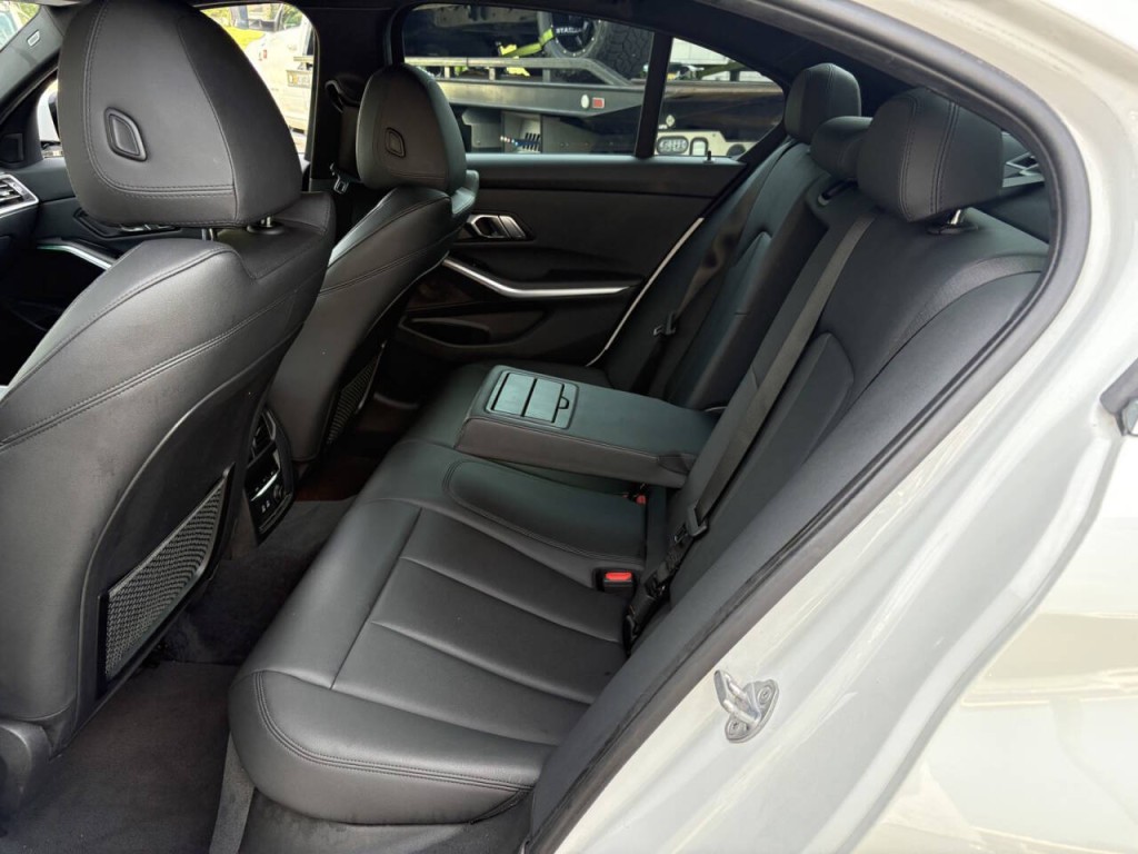 2019 BMW 3 Series Image 24