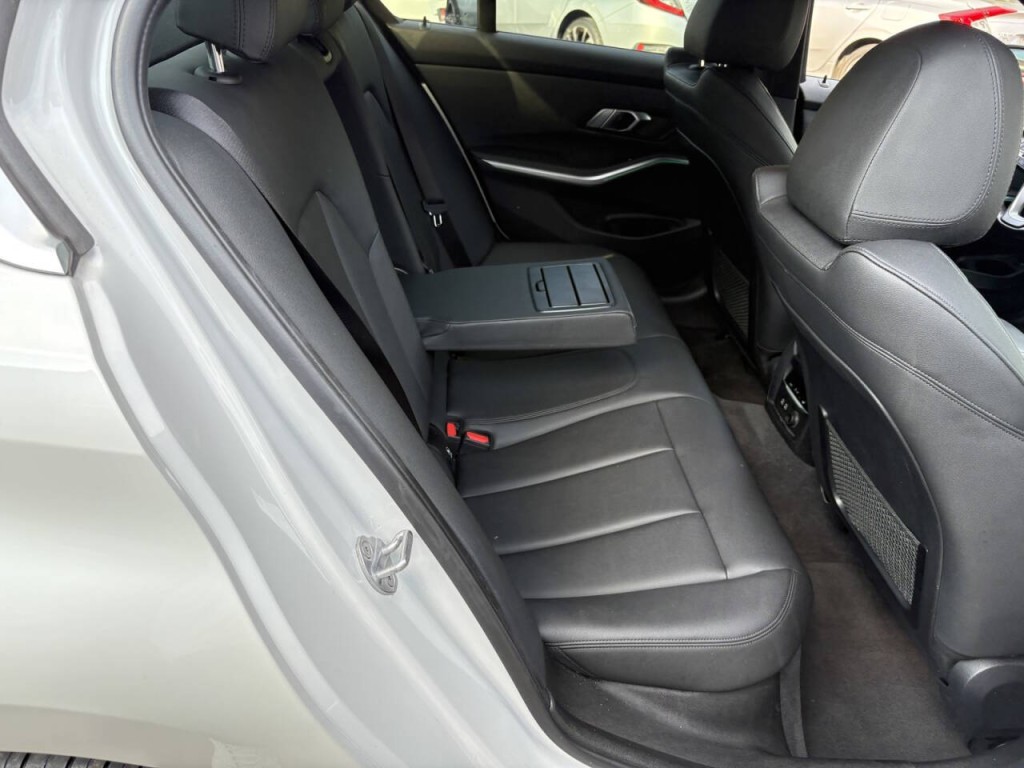 2019 BMW 3 Series Image 30