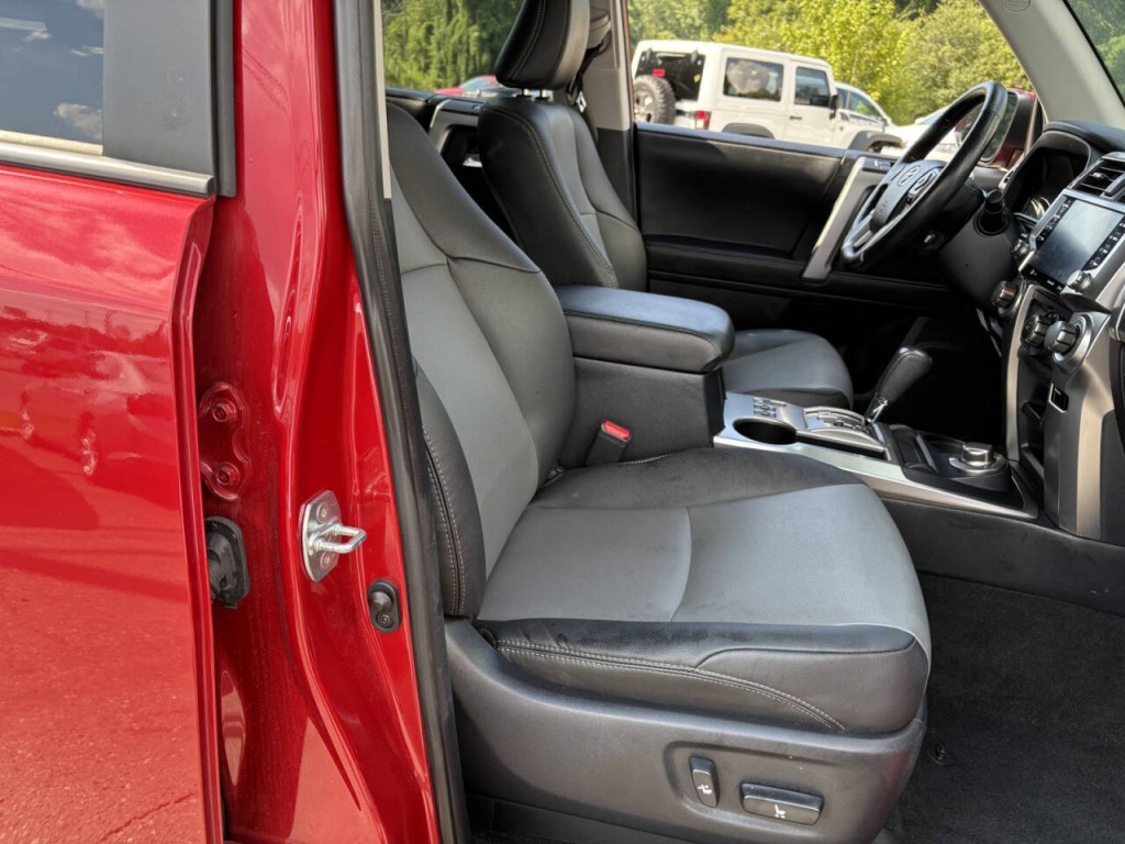 2024 Toyota 4Runner Image 28