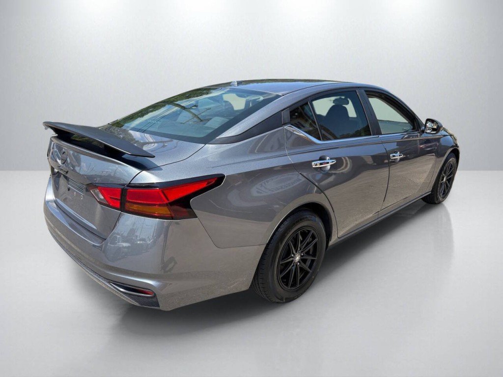 2019 Nissan Altima Image 7