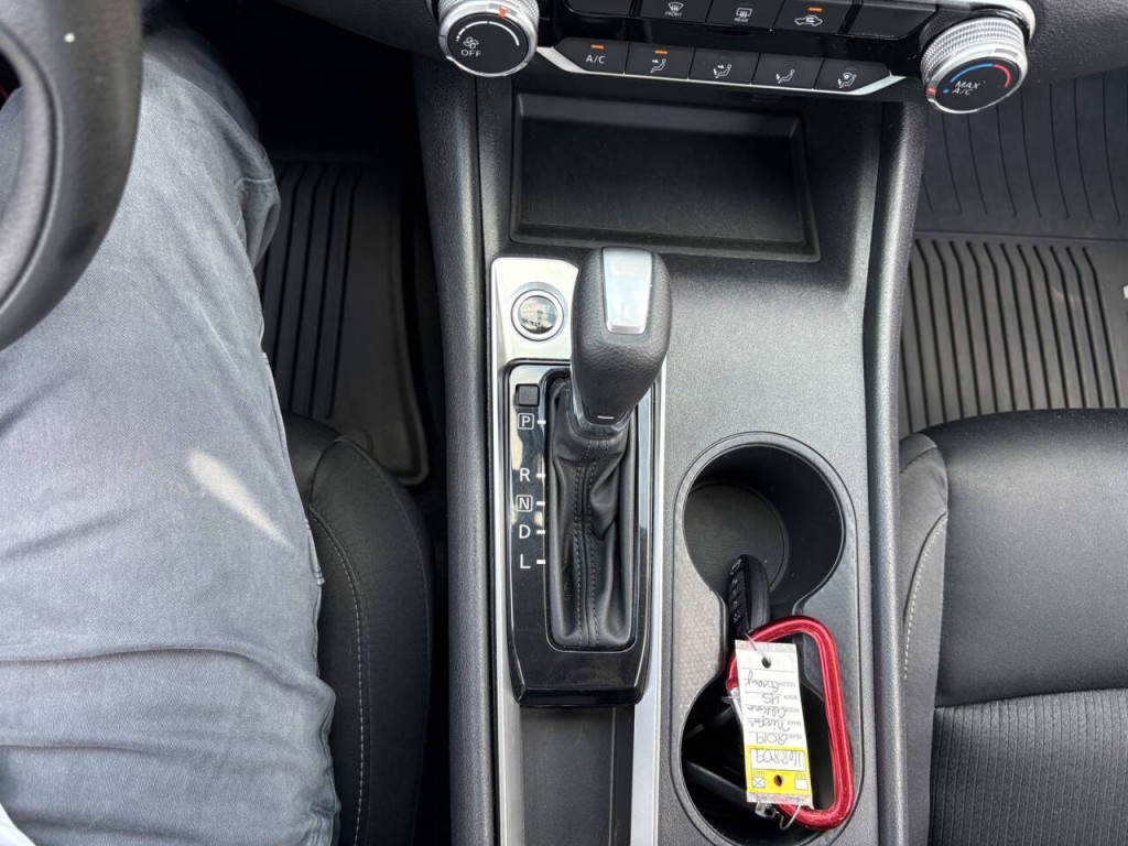 2019 Nissan Altima Image 19